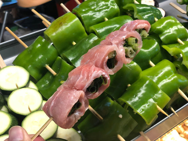 旱溪夜市 尚好烤肉,新鮮現烤在久都值得,旱溪夜市排隊美食超大串烤肉。