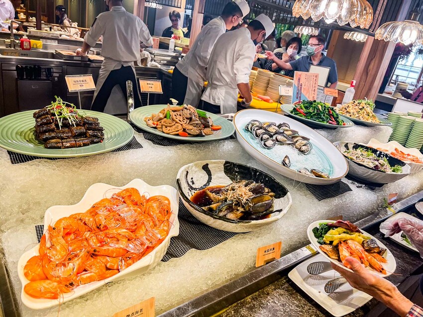 台北車站美食吃到飽首選，欣葉日本料理免千元吃到飽推薦。