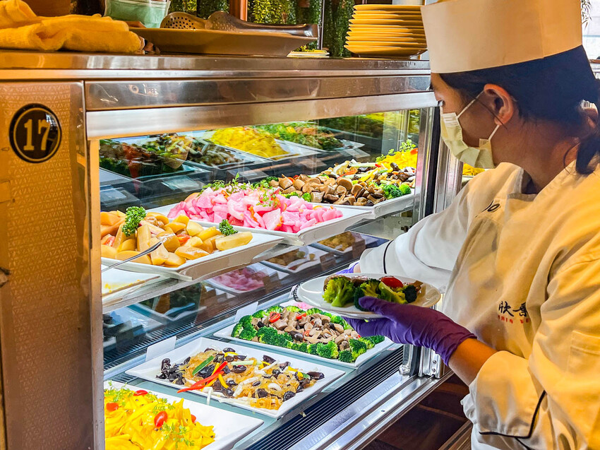 台北車站美食吃到飽首選，欣葉日本料理免千元吃到飽推薦。