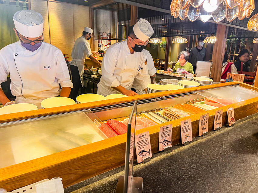 台北車站美食吃到飽首選，欣葉日本料理免千元吃到飽推薦。