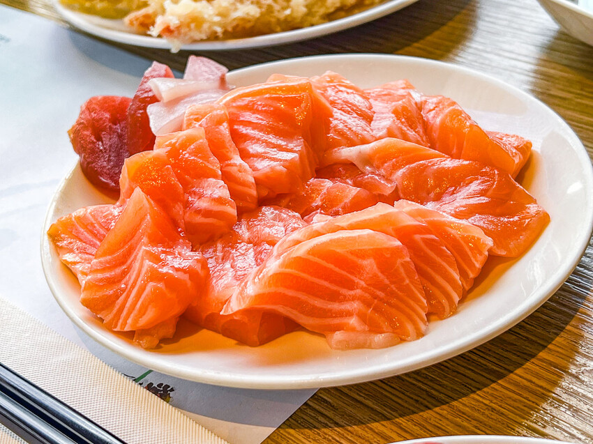 台北車站美食吃到飽首選，欣葉日本料理免千元吃到飽推薦。