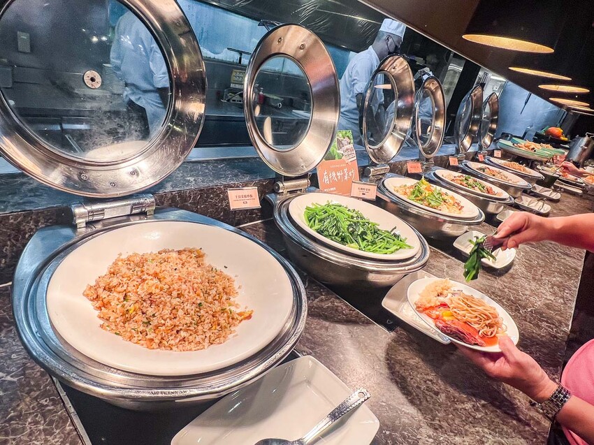 台北車站美食吃到飽首選，欣葉日本料理免千元吃到飽推薦。