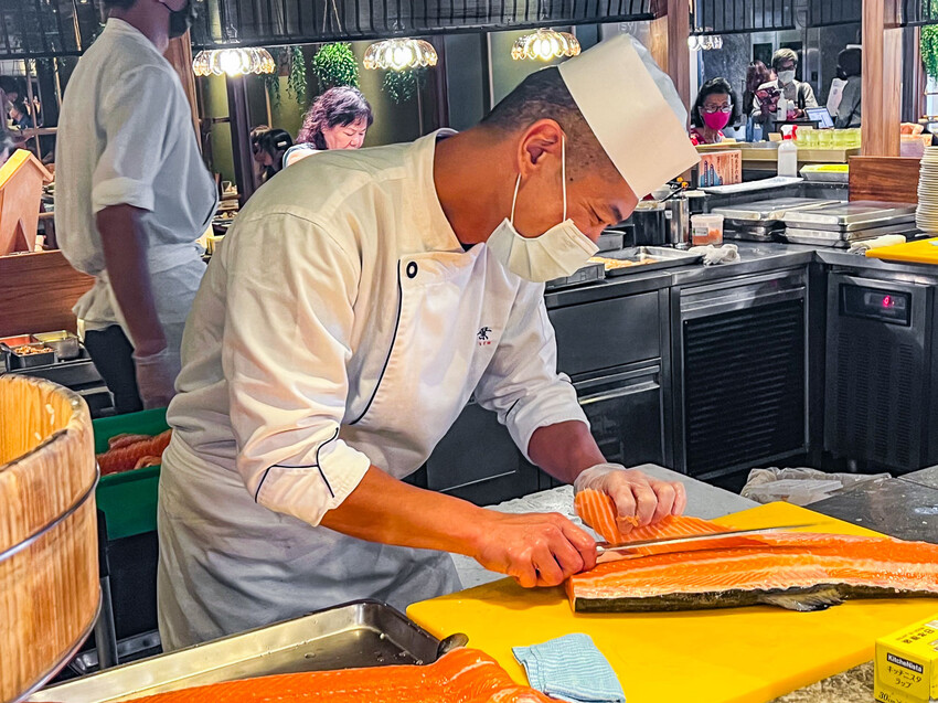 台北車站美食吃到飽首選，欣葉日本料理免千元吃到飽推薦。