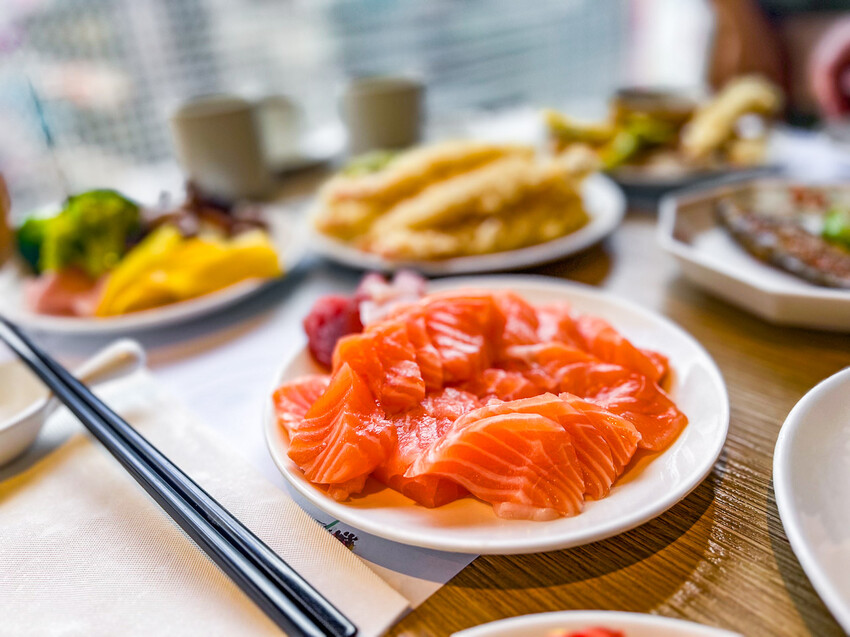 台北車站美食吃到飽首選，欣葉日本料理免千元吃到飽推薦。