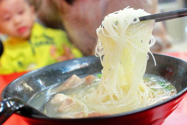 【三重美食】吉祥鍋燒麵-隱身在狹小巷弄裡的爆美味小龍蝦鍋燒麵