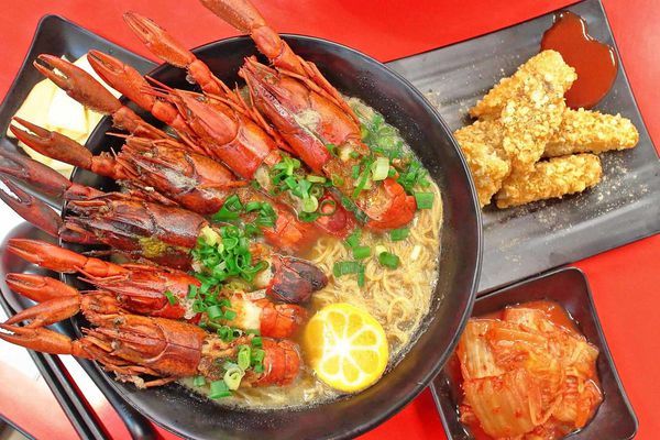 【三重美食】吉祥鍋燒麵-隱身在狹小巷弄裡的爆美味小龍蝦鍋燒麵