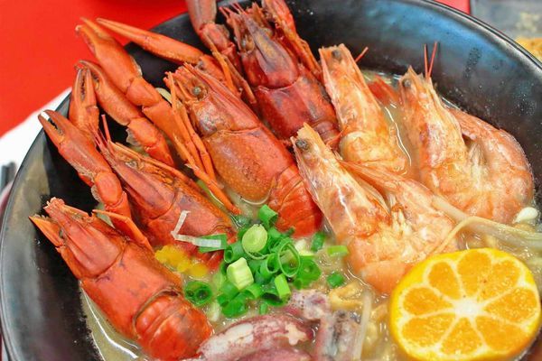 【三重美食】吉祥鍋燒麵-隱身在狹小巷弄裡的爆美味小龍蝦鍋燒麵