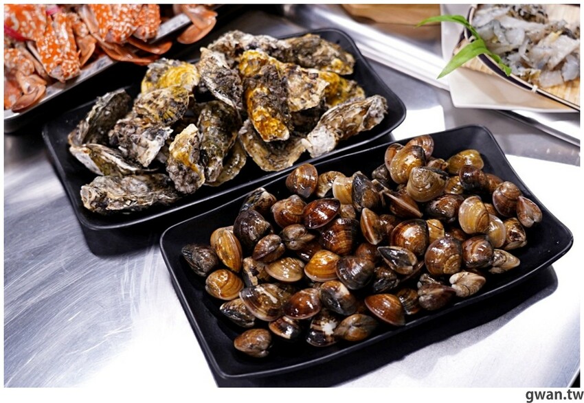 台中這間燒烤店超狂,開店吃到打烊每人只要199,蚵仔蛤蜊不限時吃到飽! - 吃關關