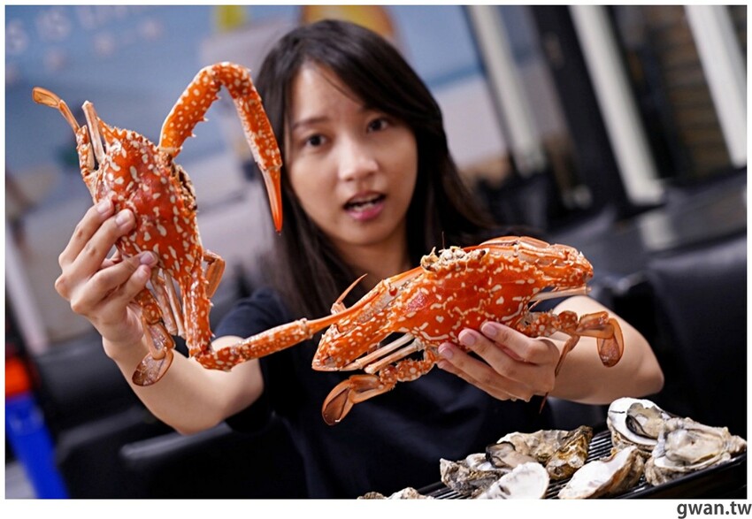 台中這間燒烤店超狂,開店吃到打烊每人只要199,蚵仔蛤蜊不限時吃到飽! - 吃關關