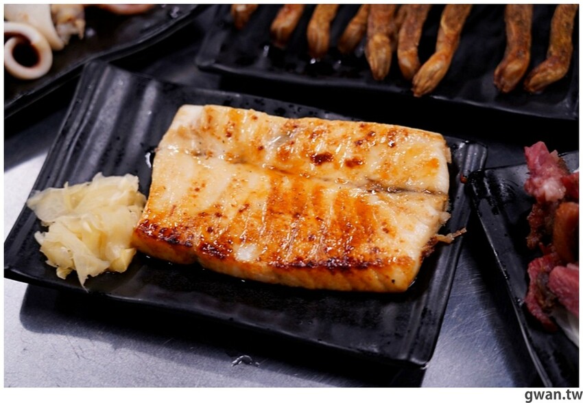 台中這間燒烤店超狂,開店吃到打烊每人只要199,蚵仔蛤蜊不限時吃到飽! - 吃關關