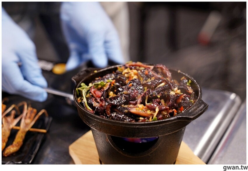 台中這間燒烤店超狂,開店吃到打烊每人只要199,蚵仔蛤蜊不限時吃到飽! - 吃關關