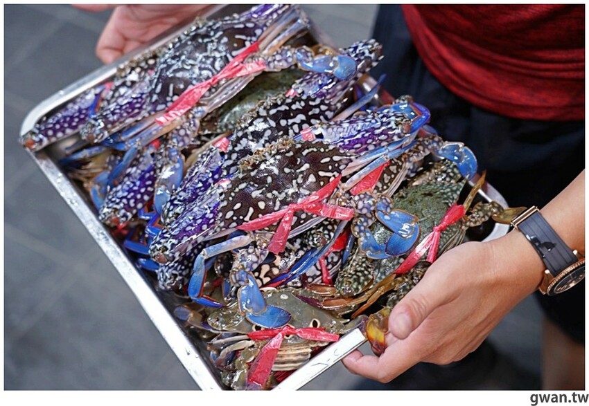 台中這間燒烤店超狂,開店吃到打烊每人只要199,蚵仔蛤蜊不限時吃到飽! - 吃關關