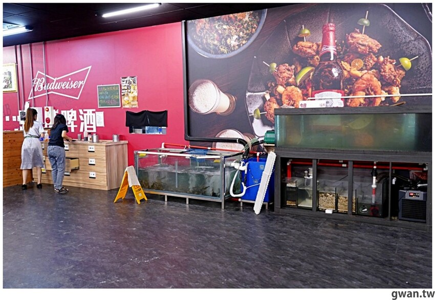 台中這間燒烤店超狂,開店吃到打烊每人只要199,蚵仔蛤蜊不限時吃到飽! - 吃關關