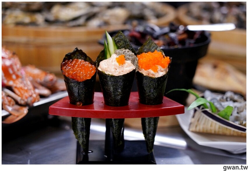 台中這間燒烤店超狂,開店吃到打烊每人只要199,蚵仔蛤蜊不限時吃到飽! - 吃關關