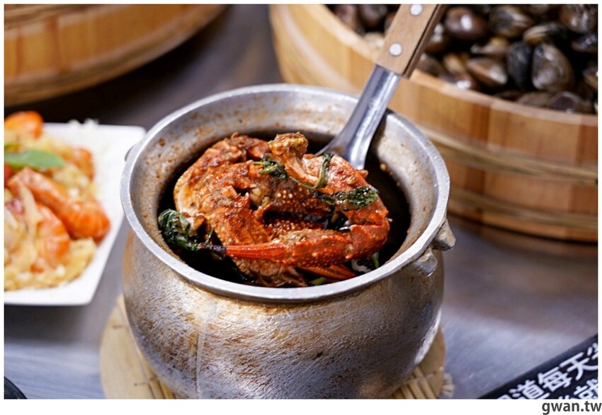 台中這間燒烤店超狂,開店吃到打烊每人只要199,蚵仔蛤蜊不限時吃到飽! - 吃關關