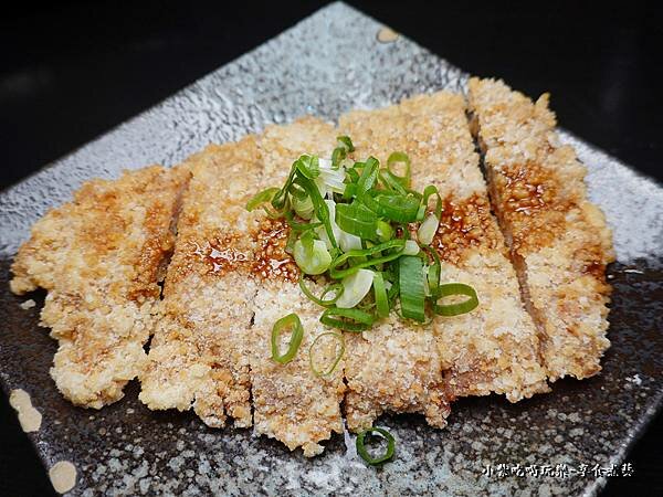 酥炸肉排-旻哥古早味台中店 (1).jpg