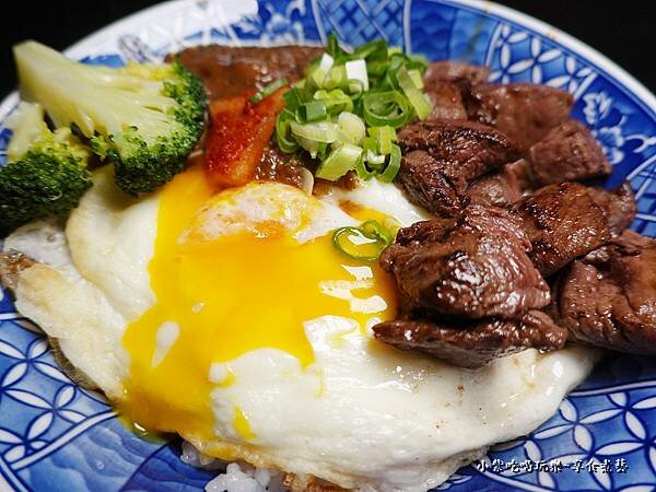 招牌牛B飯-旻哥古早味台中店 (2).jpg