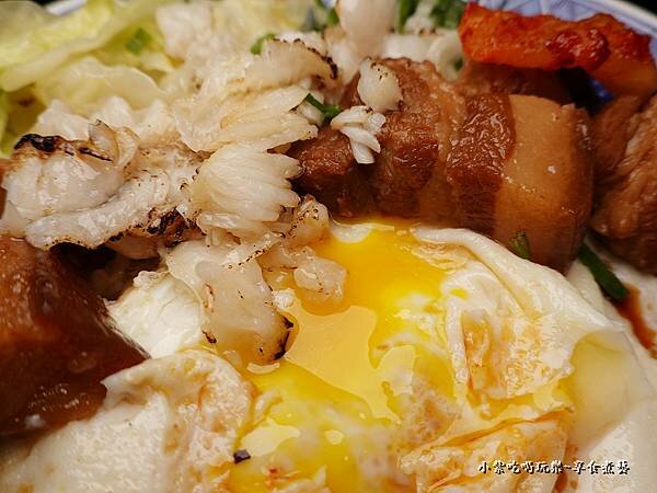  炙燒比目魚滷肉飯-旻哥古早味台中店 (1).jpg