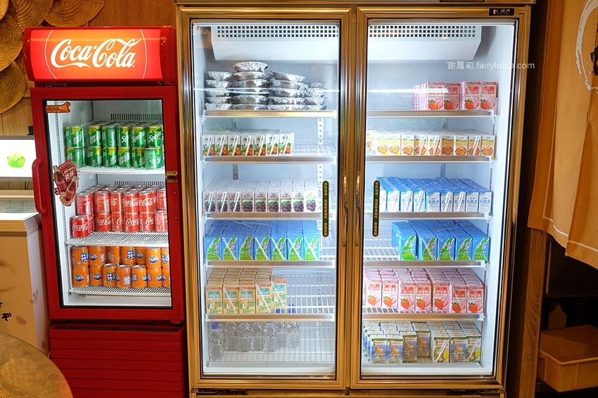 超夯の燒肉頂級和牛燒肉吃到飽（超夯的燒肉）林口店。只要699元，大口嗑和牛、生猛海鮮，超過70種食材讓你吃到爽！ @蹦啾♥謝蘿莉 La vie heureuse