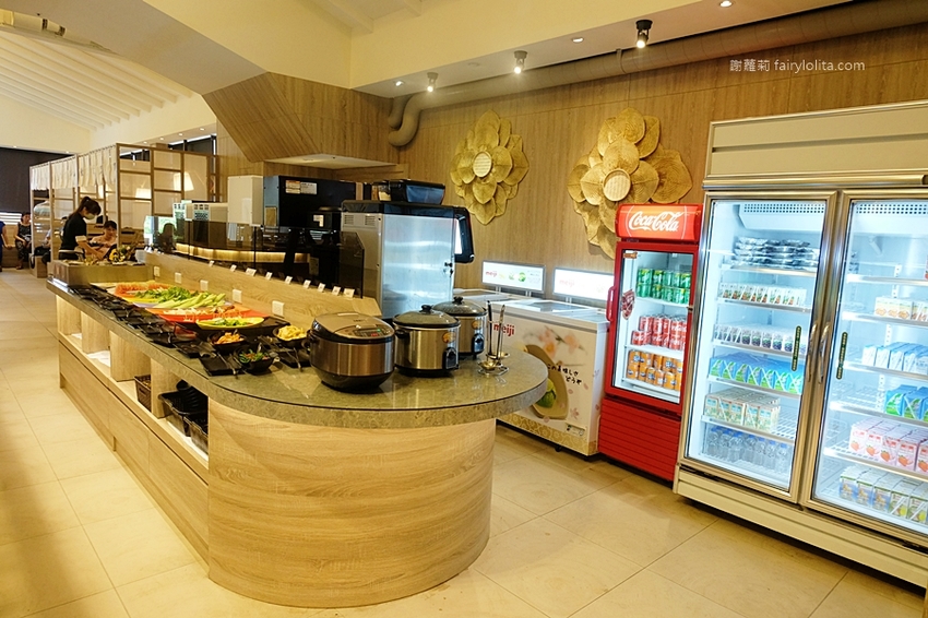 超夯の燒肉頂級和牛燒肉吃到飽（超夯的燒肉）林口店。只要699元，大口嗑和牛、生猛海鮮，超過70種食材讓你吃到爽！ @蹦啾♥謝蘿莉 La vie heureuse