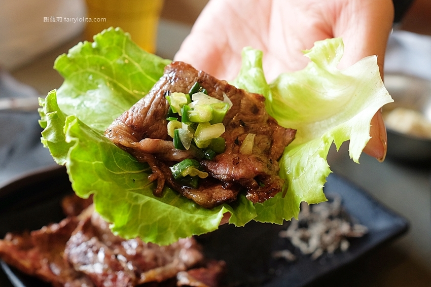 超夯の燒肉頂級和牛燒肉吃到飽（超夯的燒肉）林口店。只要699元，大口嗑和牛、生猛海鮮，超過70種食材讓你吃到爽！ @蹦啾♥謝蘿莉 La vie heureuse