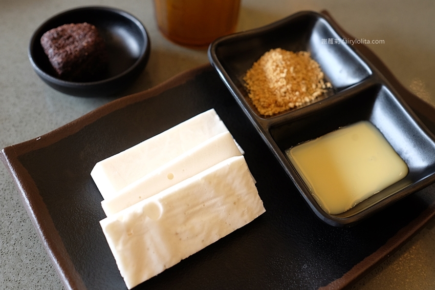 超夯の燒肉頂級和牛燒肉吃到飽（超夯的燒肉）林口店。只要699元，大口嗑和牛、生猛海鮮，超過70種食材讓你吃到爽！ @蹦啾♥謝蘿莉 La vie heureuse