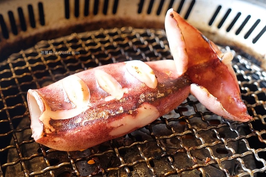 超夯の燒肉頂級和牛燒肉吃到飽（超夯的燒肉）林口店。只要699元，大口嗑和牛、生猛海鮮，超過70種食材讓你吃到爽！ @蹦啾♥謝蘿莉 La vie heureuse