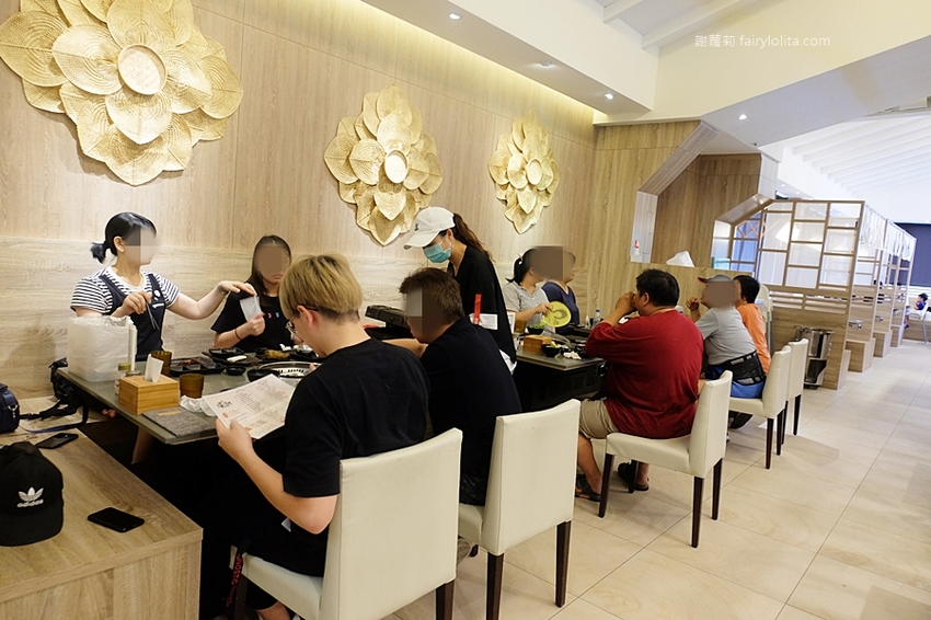 超夯の燒肉頂級和牛燒肉吃到飽（超夯的燒肉）林口店。只要699元，大口嗑和牛、生猛海鮮，超過70種食材讓你吃到爽！ @蹦啾♥謝蘿莉 La vie heureuse