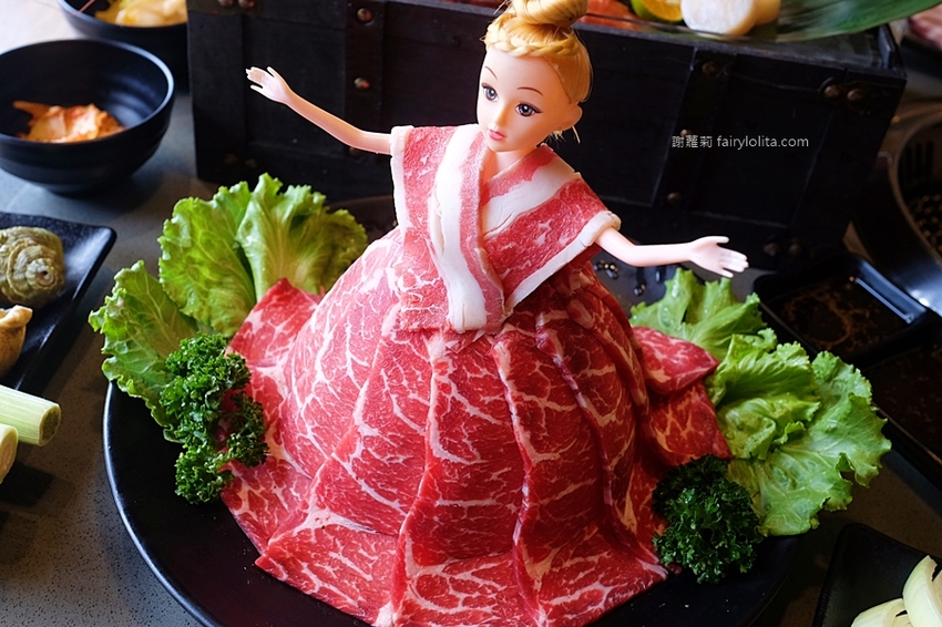 超夯の燒肉頂級和牛燒肉吃到飽（超夯的燒肉）林口店。只要699元，大口嗑和牛、生猛海鮮，超過70種食材讓你吃到爽！ @蹦啾♥謝蘿莉 La vie heureuse