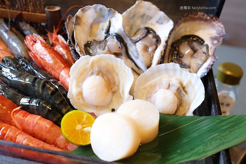 超夯の燒肉頂級和牛燒肉吃到飽（超夯的燒肉）林口店。只要699元，大口嗑和牛、生猛海鮮，超過70種食材讓你吃到爽！ @蹦啾♥謝蘿莉 La vie heureuse