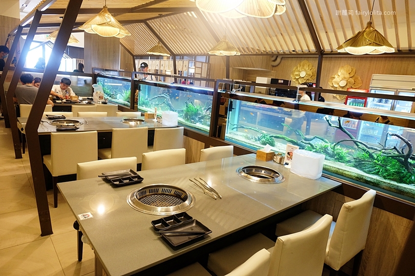 超夯の燒肉頂級和牛燒肉吃到飽（超夯的燒肉）林口店。只要699元，大口嗑和牛、生猛海鮮，超過70種食材讓你吃到爽！ @蹦啾♥謝蘿莉 La vie heureuse