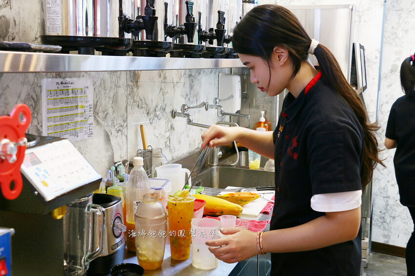 丰明水秀|台北芝山飲料推薦,布丁煉乳木瓜牛奶、滿滿水果茶、性感姨母鳳梨冰茶,菜單價位(捷運芝山站)