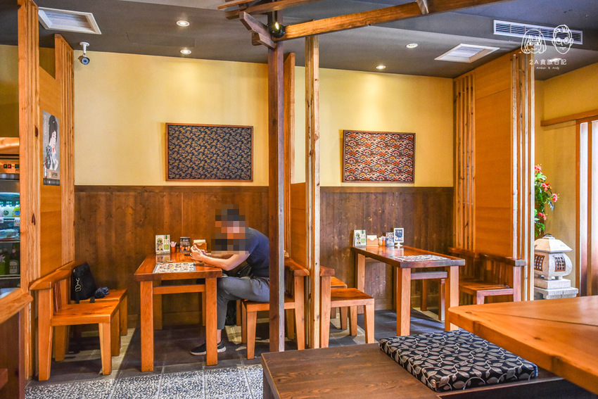 浪花屋：台中西屯區美食-精明商圈，免收服務費、無用餐時間限制的平價日式料理！