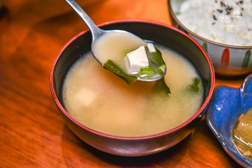 浪花屋：台中西屯區美食-精明商圈，免收服務費、無用餐時間限制的平價日式料理！