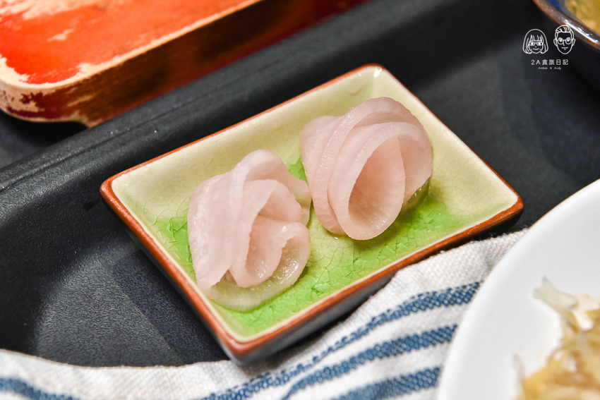 浪花屋：台中西屯區美食-精明商圈，免收服務費、無用餐時間限制的平價日式料理！