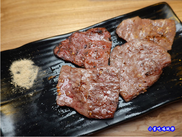 沙朗牛肉-赤富士無煙燒肉鍋物吃到飽 (3).jpg