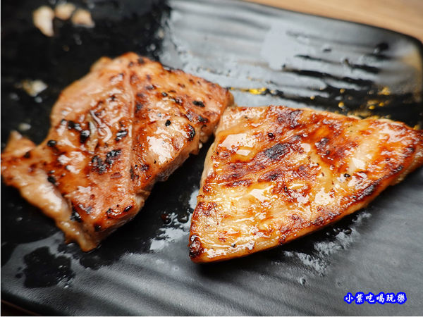 西班牙黃金豬排-赤富士無煙燒肉鍋物吃到飽 (1).jpg