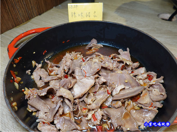 涼拌辣味豬舌-赤富士無煙燒肉鍋物吃到飽.jpg