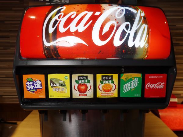 飲料區-赤富士無煙燒肉鍋物吃到飽 (2).JPG