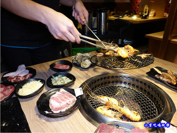 換烤網-赤富士無煙燒肉鍋物吃到飽 (1).jpg