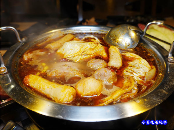 泡菜鍋-赤富士無煙燒肉鍋物吃到飽 (2).jpg