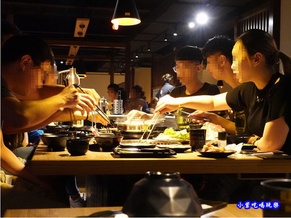 用餐環境-赤富士無煙燒肉鍋物吃到飽 (10).jpg