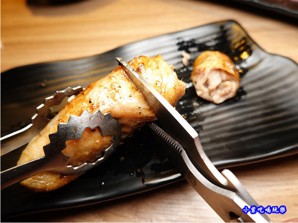 脆皮雞肉捲-赤富士無煙燒肉鍋物吃到飽 (1).jpg