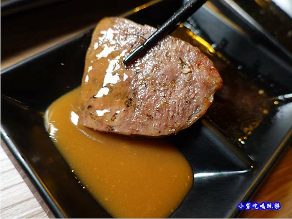 沙朗牛排-赤富士草莓季 (1).jpg