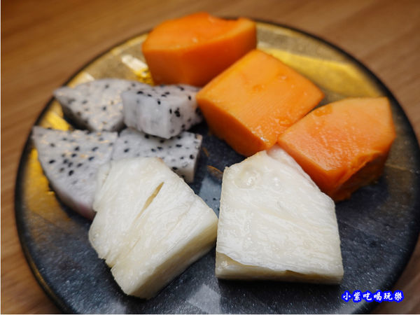 水果-赤富士無煙燒肉鍋物吃到飽.jpg