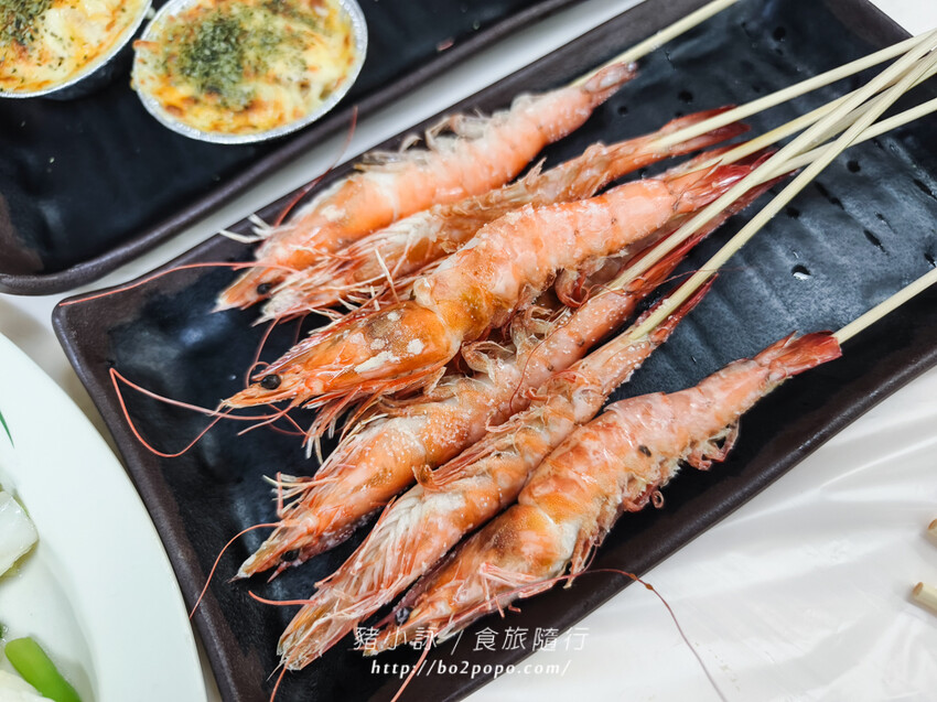 屏東。恆春》後壁湖邱家生魚片。遊墾丁必插旗的百元生魚片