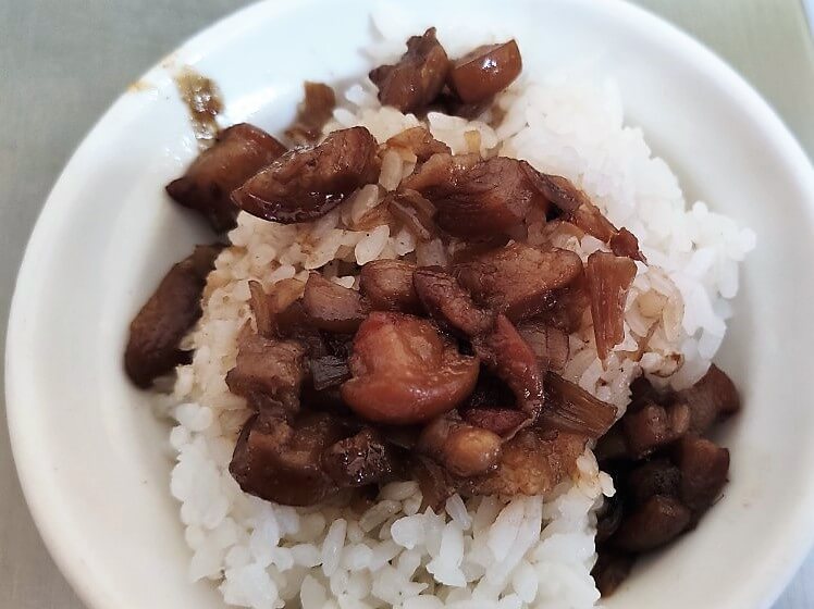 阿鳳牛肉湯-台南永康/富強路人氣牛肉湯肉燥飯 - 潔絲蜜愛生活