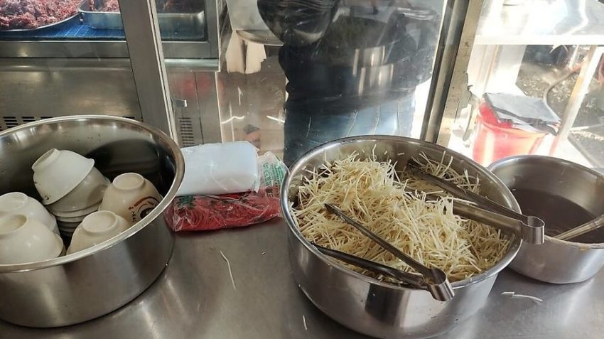 阿鳳牛肉湯-台南永康/富強路人氣牛肉湯肉燥飯 - 潔絲蜜愛生活