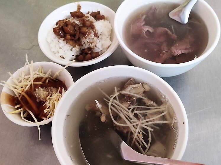 阿鳳牛肉湯-台南永康/富強路人氣牛肉湯肉燥飯 - 潔絲蜜愛生活