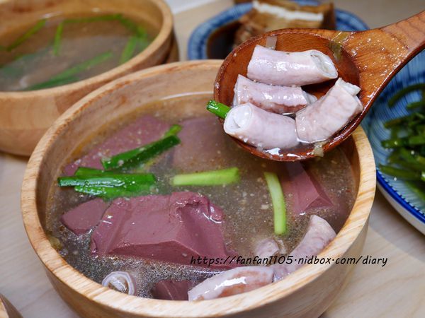 【汐止美食】鄉下人-豬血湯肉燥麵 #古早味 #豬血湯 #燙青菜 #香辣麵 路邊攤價格,冷氣開放文青風店面 (33).JPG